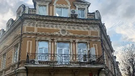 Искат 1,25 милиона евро за бивш офис на Райфайзенбанк