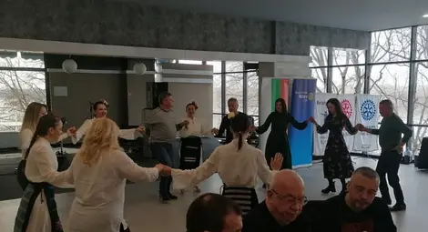 Ротарианци събраха на празник на виното пари за намаляване на детския травматизъм на пътя