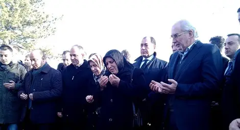 Лютви Местан и триумвиратът се разминаха край Могиляне