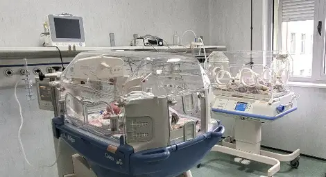 Рекорден ден в Университетска болница "Канев" - за един ден се родиха три двойки близнаци Рекорден ден в Университетска болница "Канев" - за един ден се родиха три двойки близнаци