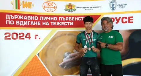 Нови титли и медали за русенските щангисти в третия ден на Държавното лично първенство в Русе