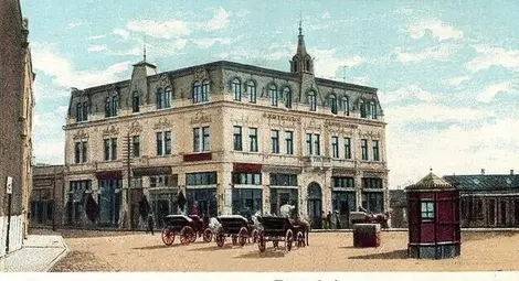 Картичка е съхранила спомена за хотел &bdquo;Бристол&ldquo;.