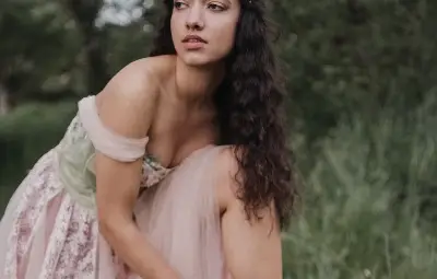 Мечтаещата да създаде академия за мода в Русе Адриана Гарелова: Моите рокли са картини. Обожавам целия процес - от вдъхновението до последния щрих и шев Мечтаещата да създаде академия за мода в Русе Адриана Гарелова: Моите рокли са картини. Обожавам целия процес - от вдъхновението до последния щрих и шев