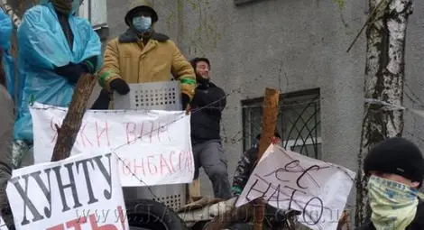 Страхотии за Славянск: Сепаритистите насилват жени за жив щит, градът е превзет 