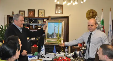 Паметникът на свободата влиза в дома на именника Иван Григоров