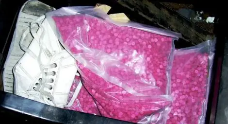 Холандски бус опита да се измъкне с 50 хиляди таблетки метаамфетамин