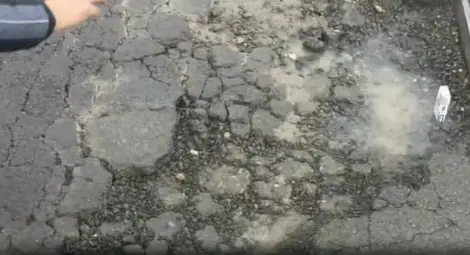 Студентка в кома заради дупка на пътя, никой не носи отговорност