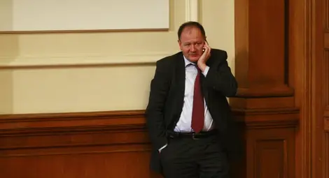 Миков призова за повече дисциплина в партията