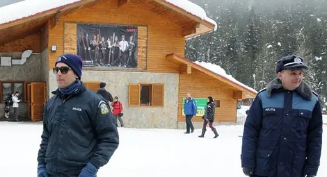 Засилени са мерките за сигурност в цялата страна Засилени са мерките за сигурност в цялата страна