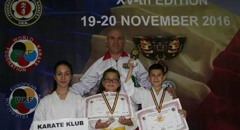 Младите каратисти на &bdquo;Приста&ldquo; с три подиума в Букурещ