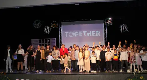 Вечерта на езиците на &bdquo;Леонардо&ldquo; събра вихър пролетни снежинки