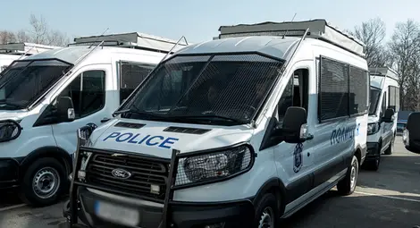 Бус за борба с безредици влезе на служба в русенската полиция Бус за борба с безредици влезе на служба в русенската полиция