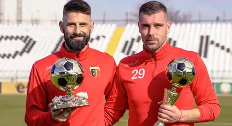 Професионалните футболисти номинираха най-добрите през сезона