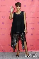 Холи Бери роди момченце 