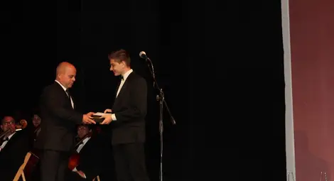 Надеждата на флейтовото изкуство Димитър Димитров с приза „Млад творец“ Надеждата на флейтовото изкуство Димитър Димитров с приза „Млад творец“