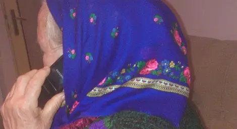 Измъкнаха по телефона 1100 лева от 90-годишна баба