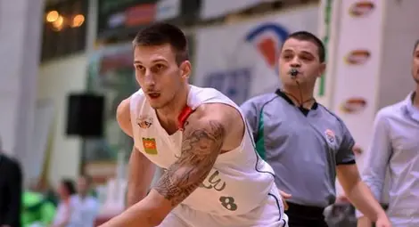 Ники Николов смени софийския „Академик“ с пловдивския Ники Николов смени софийския „Академик“ с пловдивския