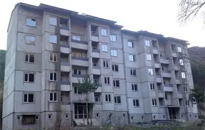 Богат изселник в Турция си купи изоставен блок в Рудозем