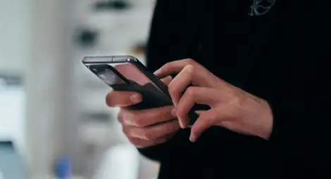 &bdquo;Самсунг&ldquo; спира да ползва руския военен символ Z за моделите си в балтийските страни