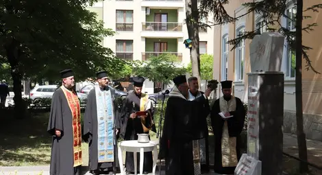 Паметен знак напомня за век и половина професионално образование в България