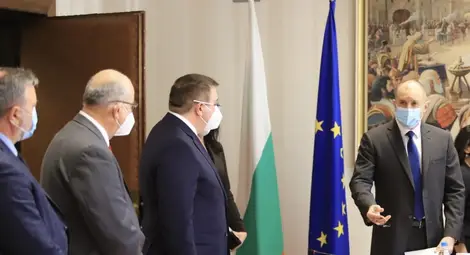 Здравните власти изработват протокол за избори в пандемична ситуация