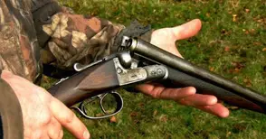 Преплитане на лов и кучешка разходка приключи с наказание за стрелец