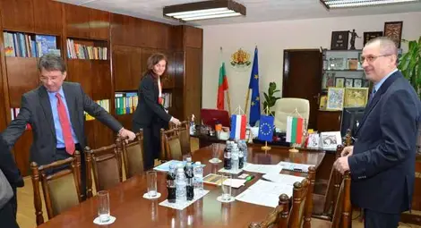 Бурджиев пред френския посланик: Корабоплаването в Долен Дунав има нужда от поне един шлюз