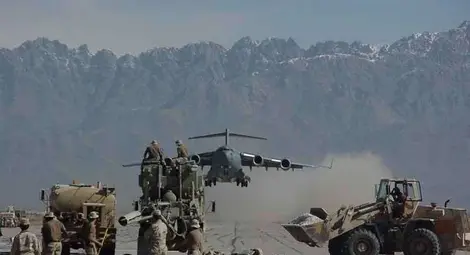 Обстрелвано е летище Кандахар, няма пострадали българи 