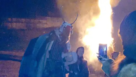 Папалишка, Джамал и амкане обагриха Сирни Заговезни в Сваленик Папалишка, Джамал и амкане обагриха Сирни Заговезни в Сваленик