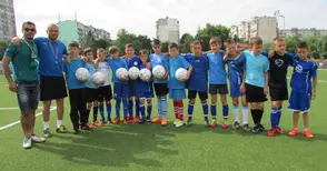 Фенклубът на „Лудогорец“ с дарения за „Дунав“ и „Левски“