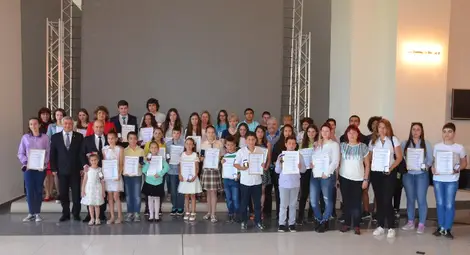 Стоилов към отличниците: Това са бъдещите лидери, които ще управляват този град и тази държава