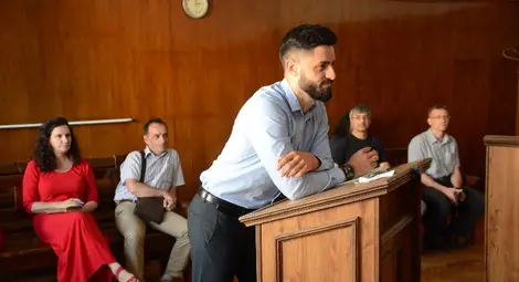 В съдебната зала се явиха само представителите на екоинспекцията. 			Снимка: Красимир СТОЯНОВ