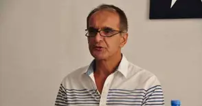 Д-р Михайлов пази дистанция от новите десни формации