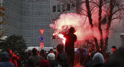 Протести срещу COVID мерките в Брюксел ескалираха
