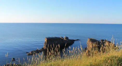 Откриха голям басейн, вграден в скали край Синеморец