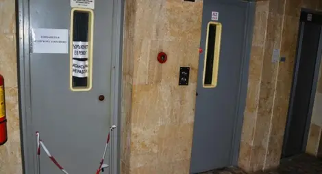 Русе ще плаща по 180 000 лева годишно за GSM-и в асансьорите