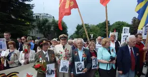 Водка за храброст и черен хляб със сланинка припомниха руската войнишка дажба