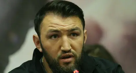 Хюи Фюри се прицели в мач с Джошуа през април