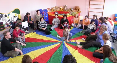 Тежкото състояние на децата в трите защитени къщички отблъсква персонала