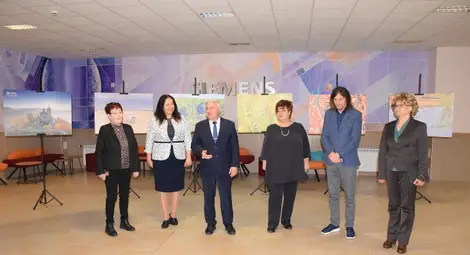 В Русенския университет откриха Фотографската изложба "Цветовете на живота"