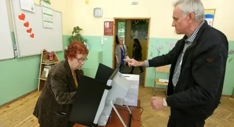 Депутатите отмениха машинното гласуване на първо четене