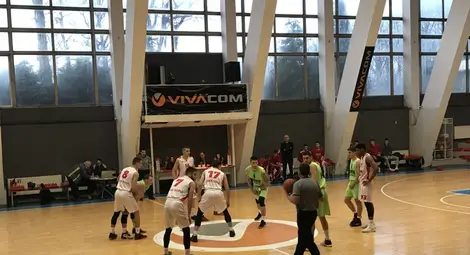 Николов и Титков бият ЦСКА с екипа на „Берое 2“ Николов и Титков бият ЦСКА с екипа на „Берое 2“