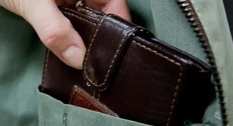 Професионална джебчийка заловена за задигнато портмоне със 700 лева