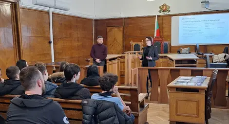 Зам.-окръжният прокурор на Русе и банков мениджър дискутираха с ученици от ,,Йордан Йовков&ldquo; хазартната зависимост и рисковете от бързите кредити