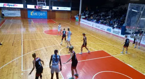 &bdquo;Сините феи&ldquo; безкомпромисни срещу &bdquo;Нефтохимик 2010&ldquo;