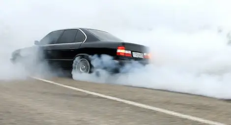 Дрифт по „Борисова“ остави семейство без кола за 3 месеца Дрифт по „Борисова“ остави семейство без кола за 3 месеца