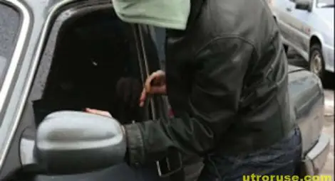 Разсеян шофьор се прости с 800 лева на ул."Юндола" в Русе Разсеян шофьор се прости с 800 лева на ул."Юндола" в Русе