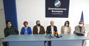 Десните искат безплатни карти за градския транспорт за деца до 7 години