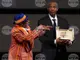 Спайк Лий връчи на Дензъл Уошингтън изненадваща почетна „Златна палма“ в Кан