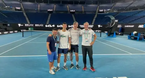 Джокович пусна снимка от "Род Лейвър Арина"